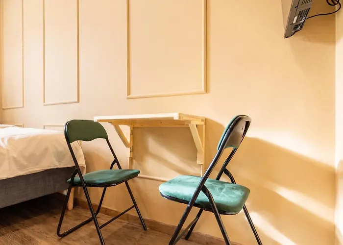 Apartment Bright 4br Getaway Near Westbahnhof Station