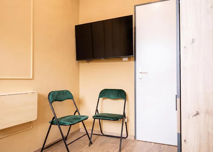 Bright 4br Getaway Near Westbahnhof Station * Vienna