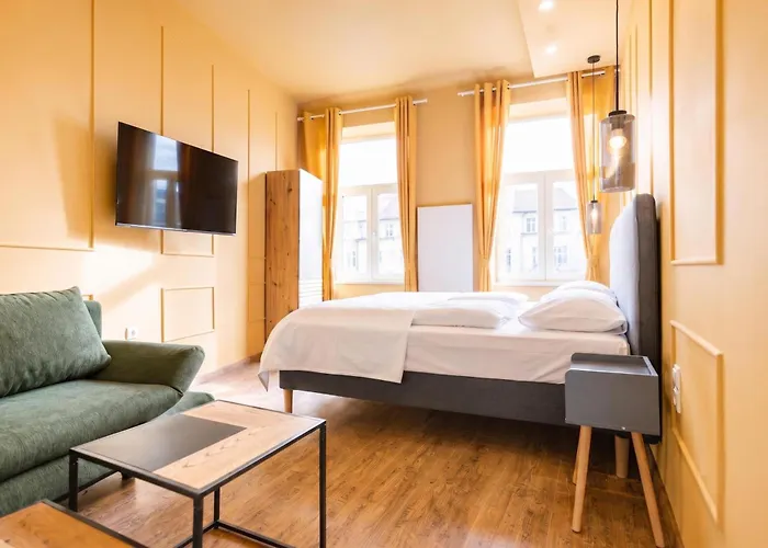 Bright 4br Getaway Near Westbahnhof Station Apartment Vienna