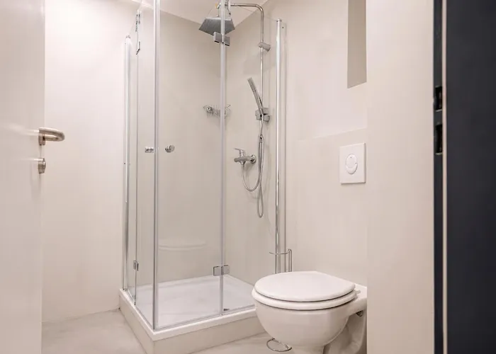 Bright 4br Getaway Near Westbahnhof Station Vienna