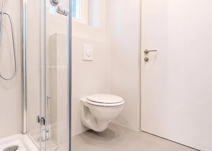 Bright 4br Getaway Near Westbahnhof Station * Vienna